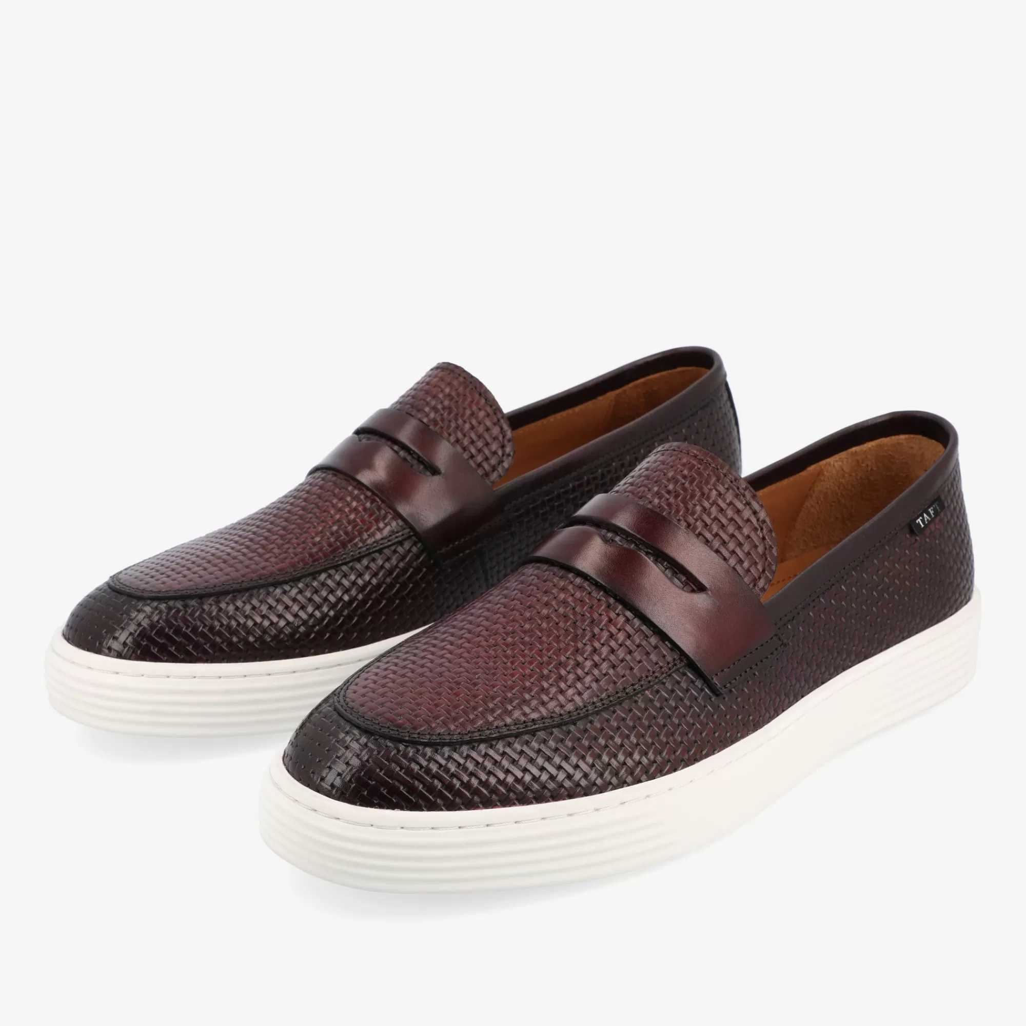 Shop TAFT Model 106 Loafer In Cherry