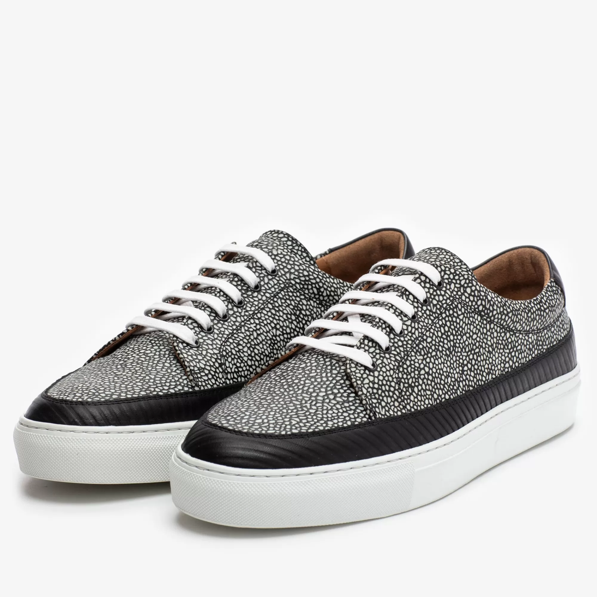 Best TAFT The Fifth Ave Sneaker In Stone Pebbled Leather |